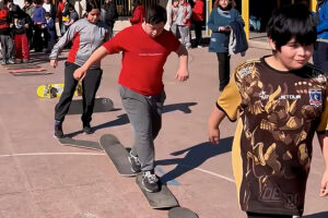Lee más sobre el artículo Skate Adaptado en el Colegio Especial Las Rosas: Inclusión Sobre Ruedas
